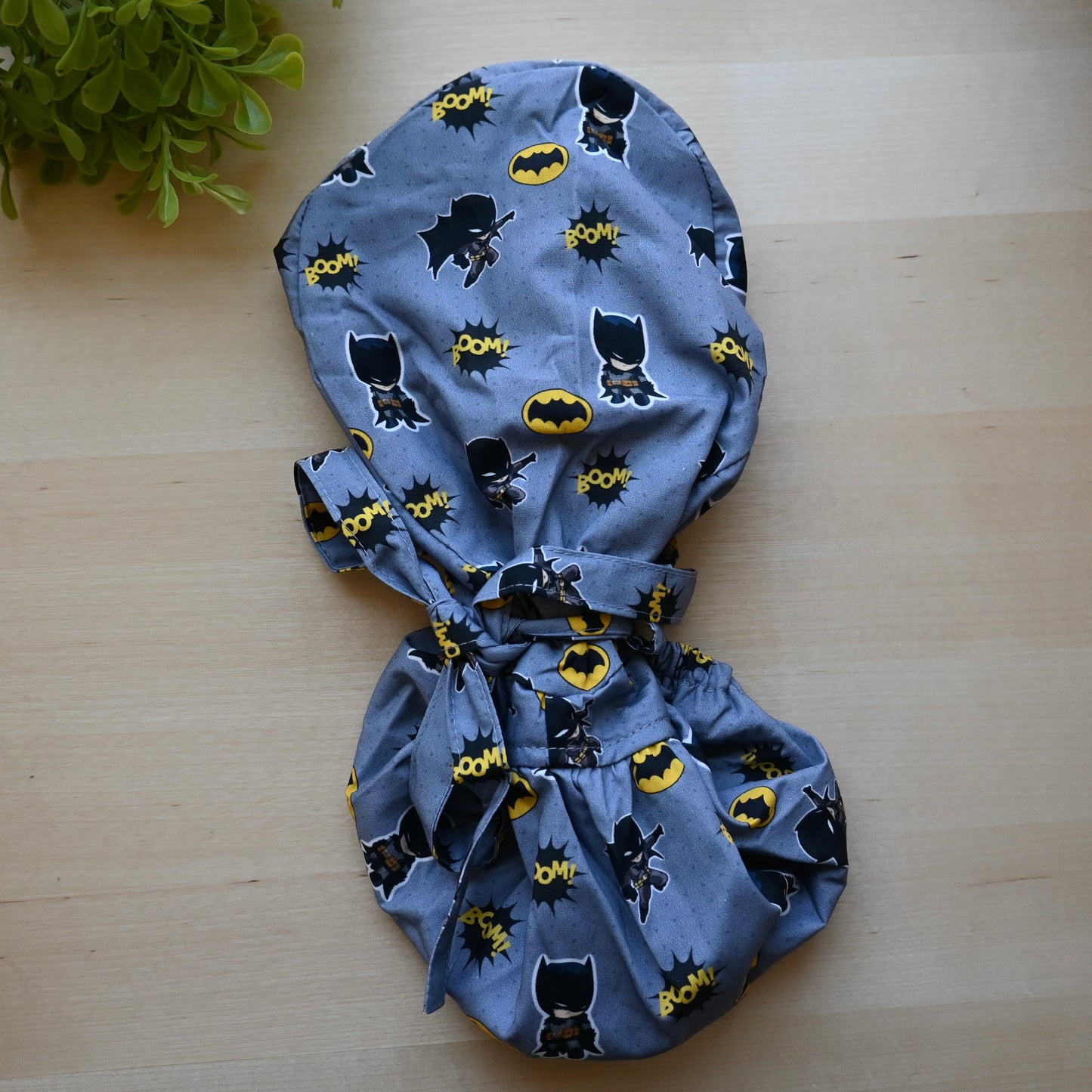 BATMAN SATIN LINED PONYTAIL SCRUB CAP
