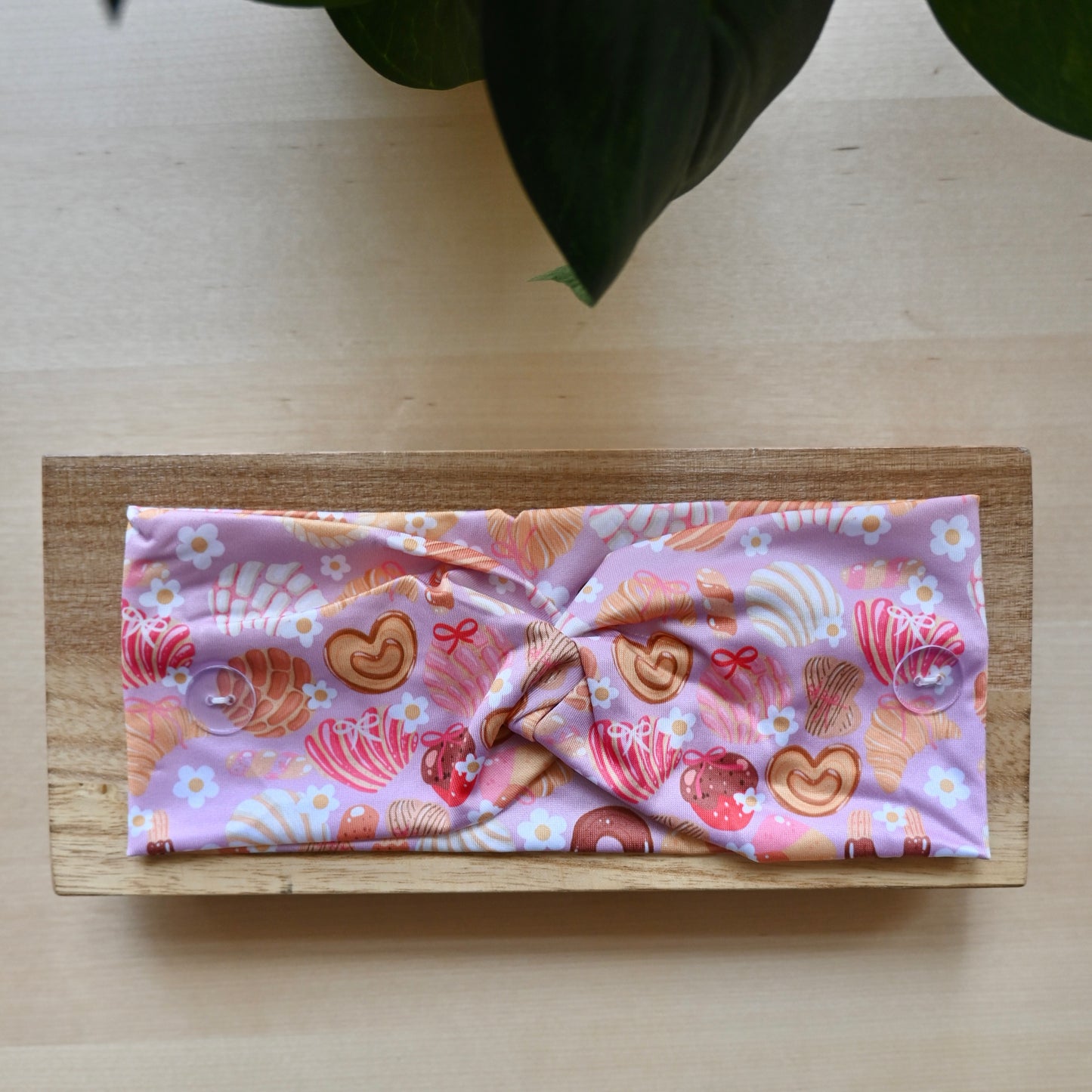 CONCHAS THEMED HEADBAND
