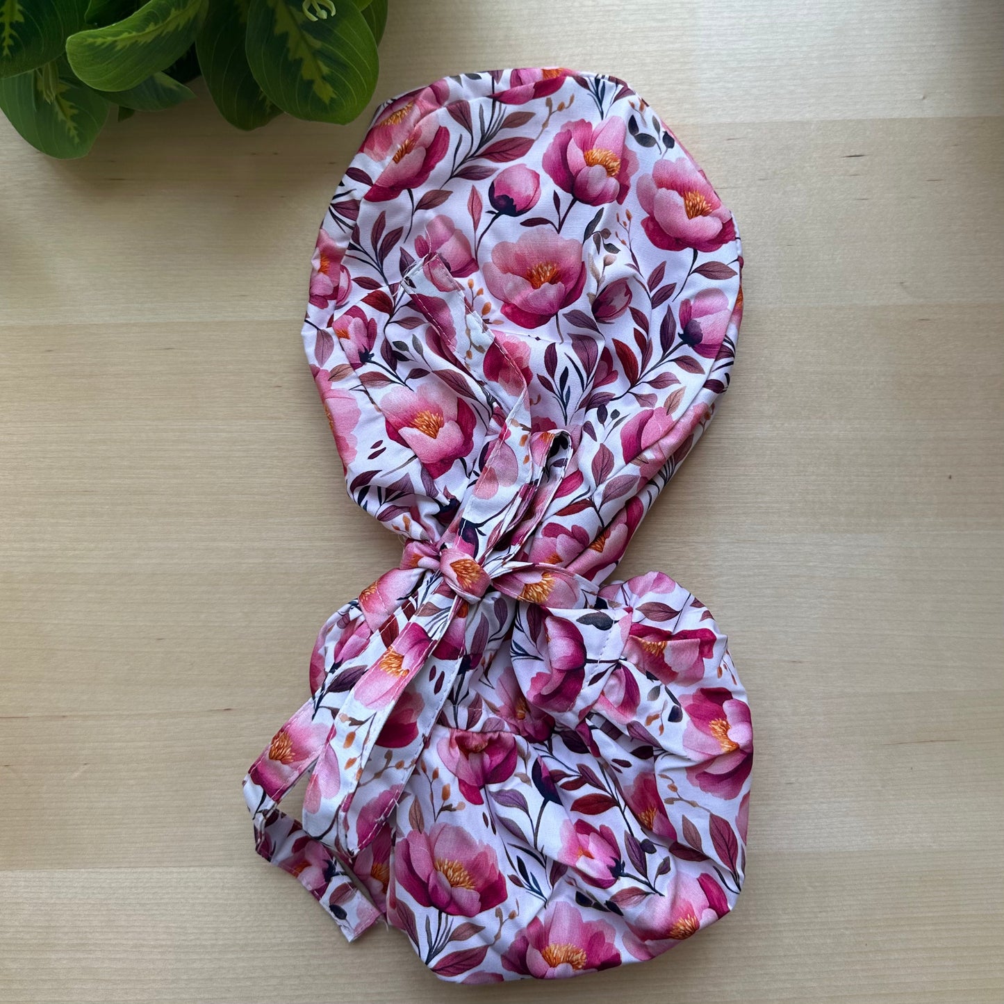 PEONIES THEMED SATIN LINED PONYTAIL SCRUB CAP