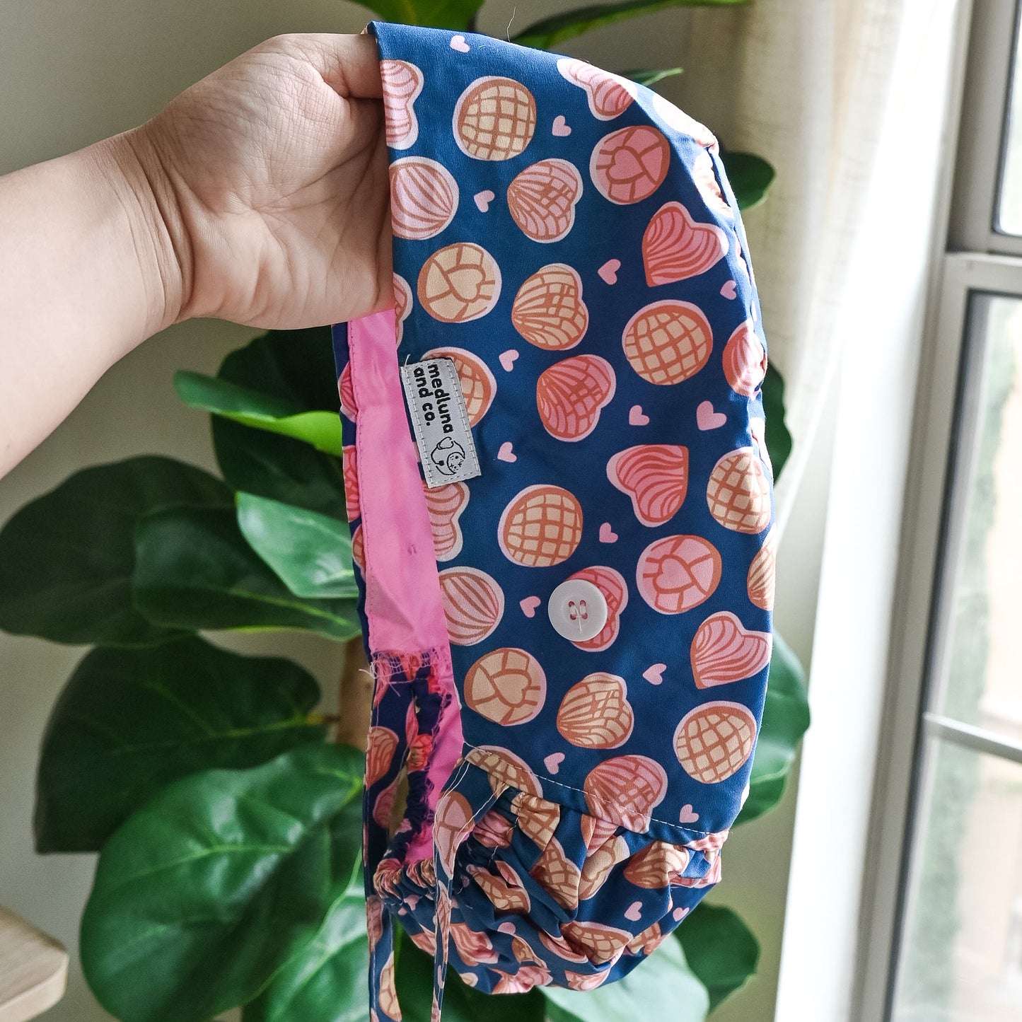 CONCHAS DARK BLUE SATIN LINED PONYTAIL SCRUB CAP