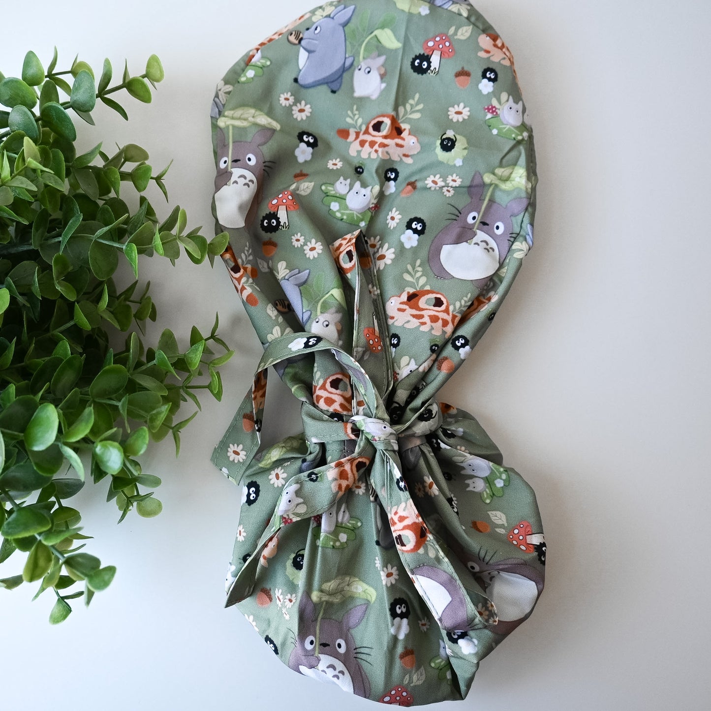 MY NEIGHBOR TOTORO - GREEN TOTORO WITH FRIENDS SATIN LINED PONYTAIL SCRUB CAP