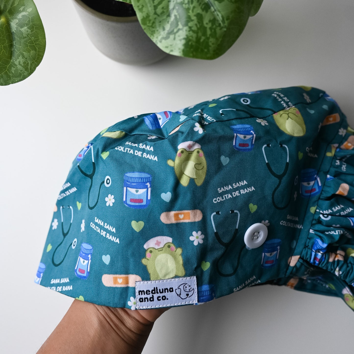 SANA SANA COLITA DE RANA SATIN LINED PONYTAIL SCRUB CAP