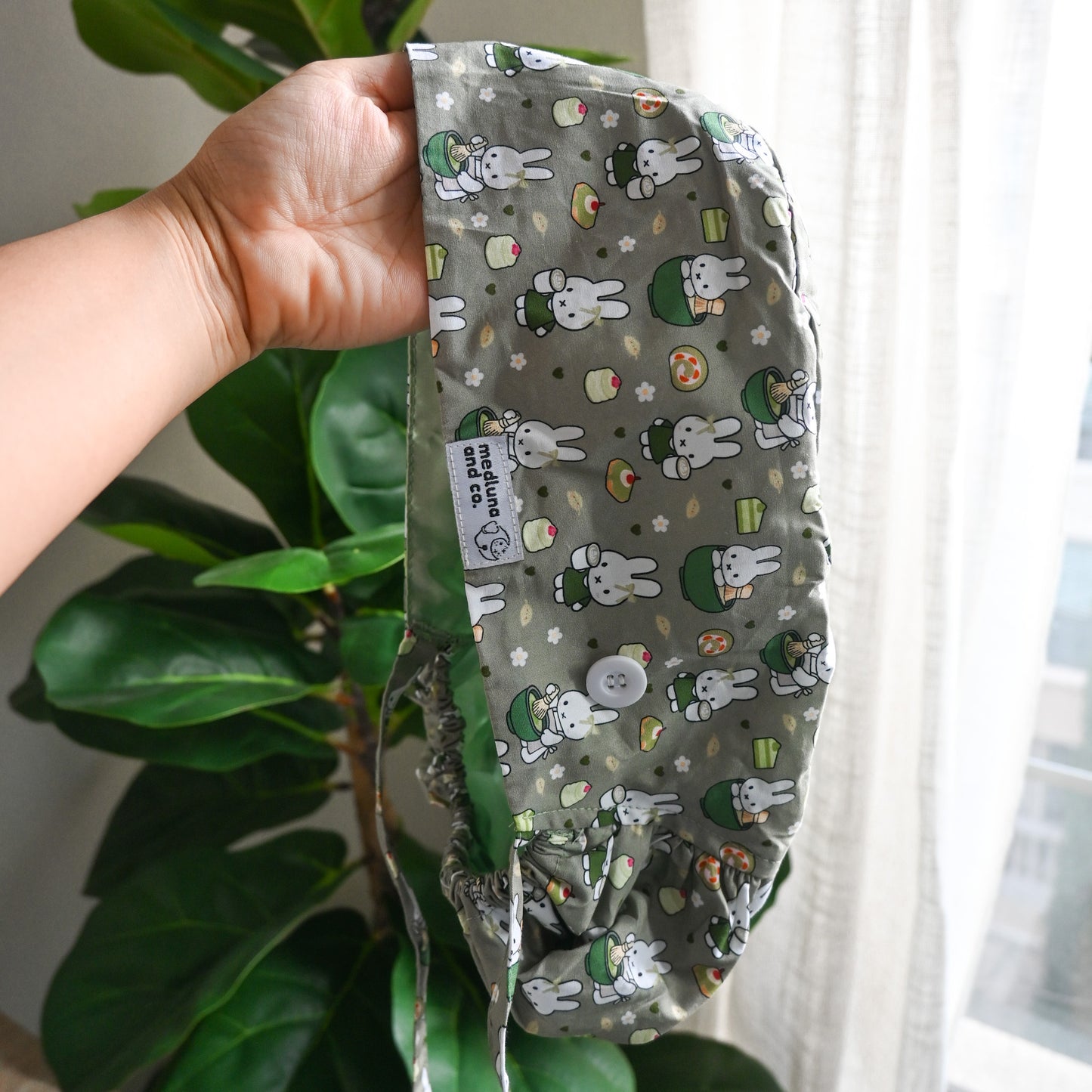 MIFFY MATCHA THEMED SATIN LINED PONYTAIL SCRUB CAP