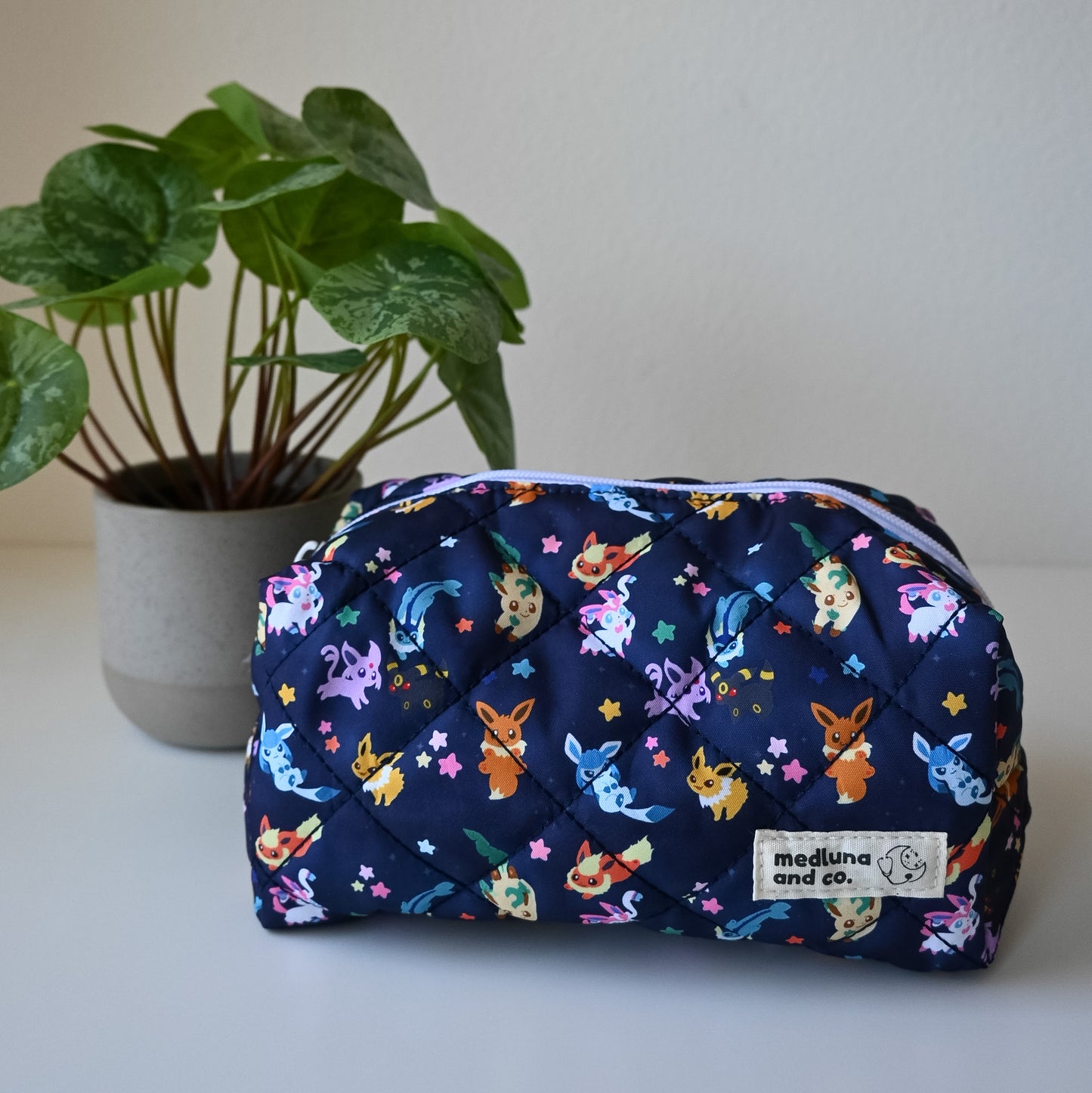 POKEMON - EEVEELUTIONS THEMED MAKEUP BAG