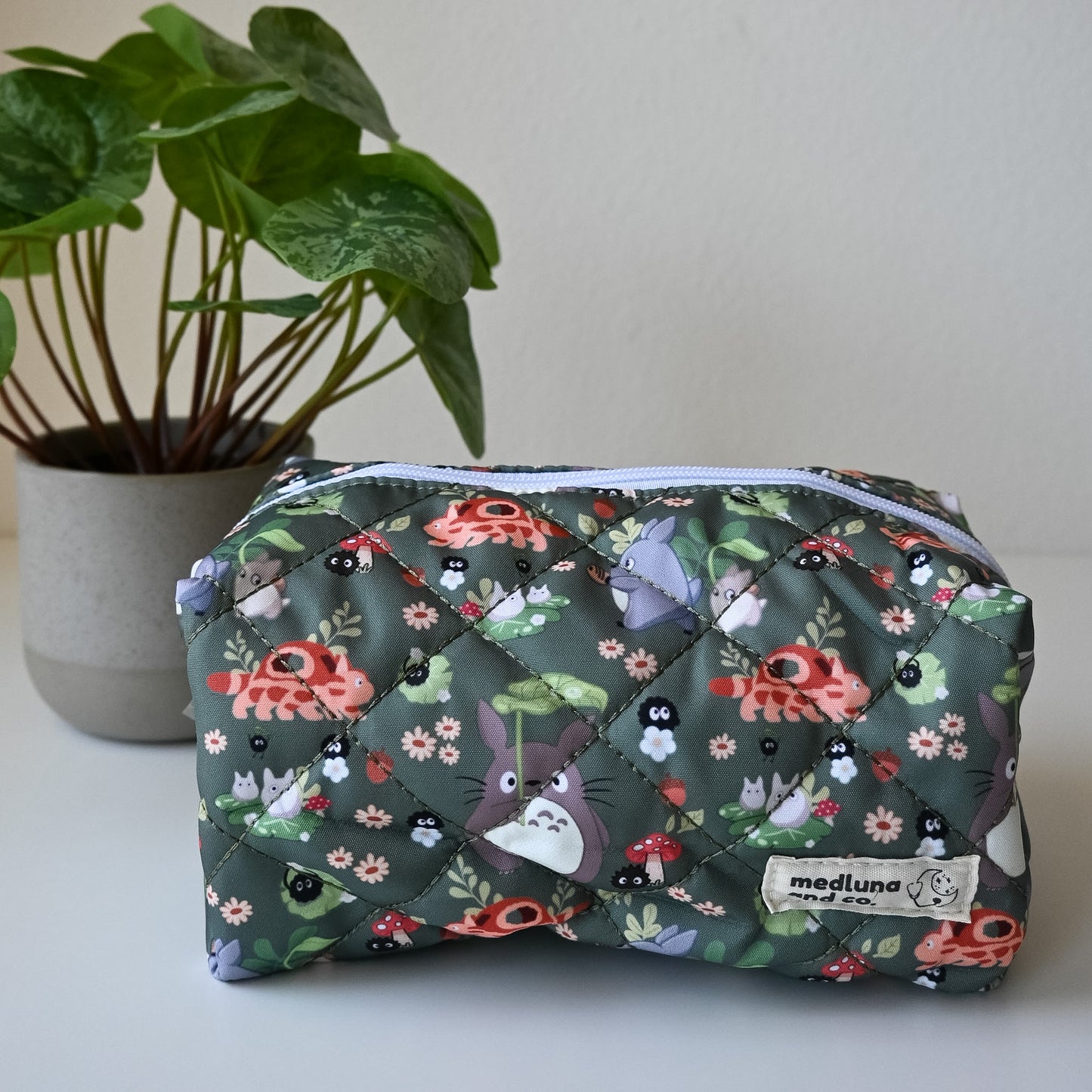 MY NEIGHBOR TOTORO - GREEN TOTORO WITH FRIENDS THEMED MAKEUP BAG