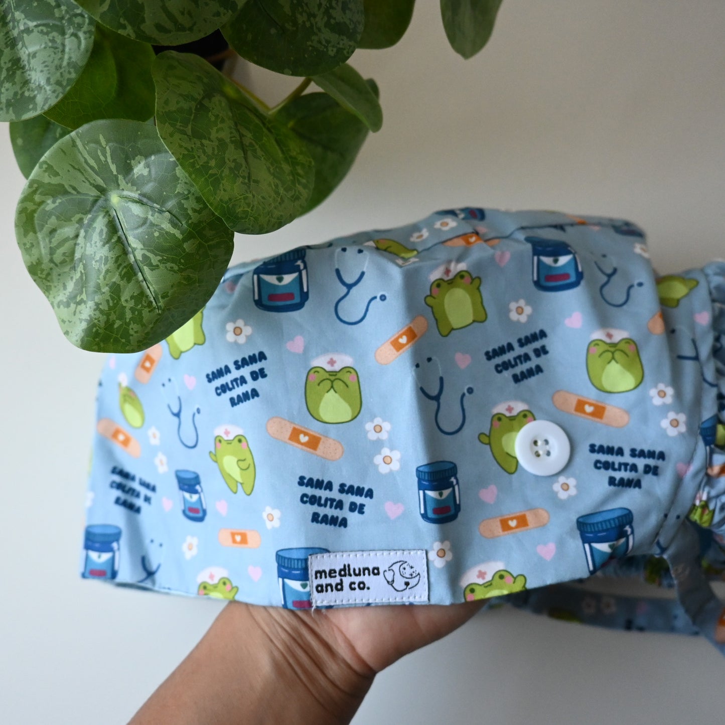 SANA SANA COLITA DE RANA LIGHT BLUE THEMED SATIN LINED PONYTAIL SCRUB CAP