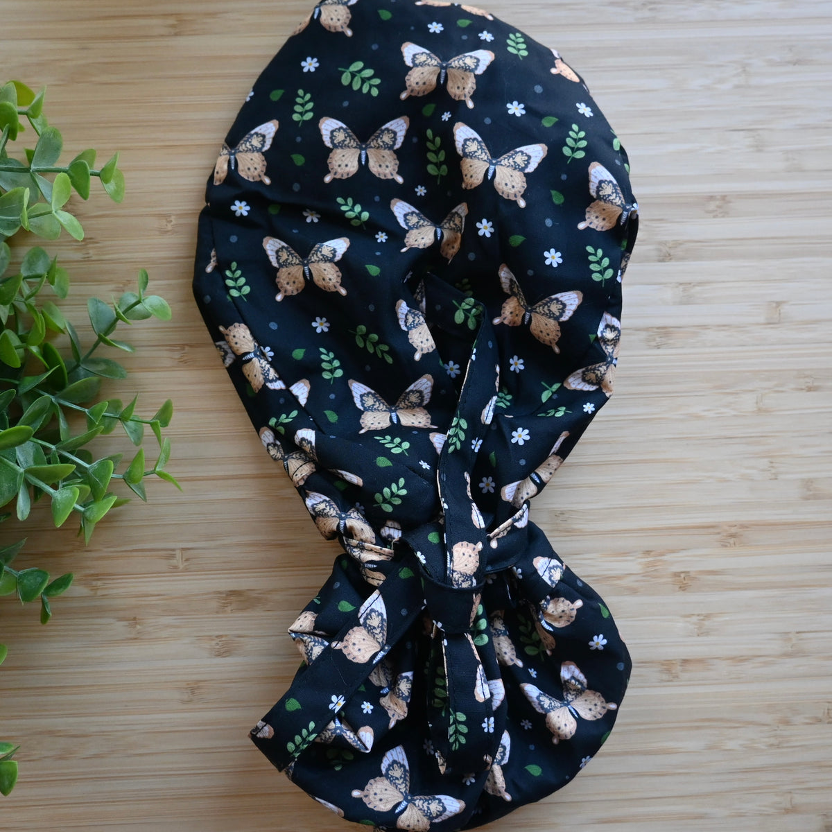 BUTTERFLY WITH PLANTS THEMED SATIN LINED PONYTAIL SCRUB CAP