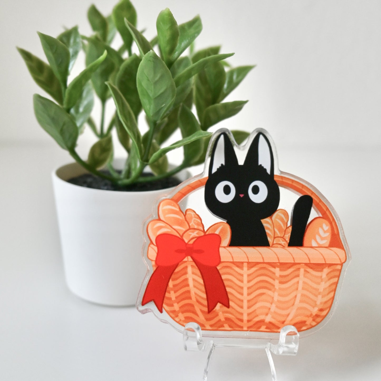KIKI'S DELIVERY SERVICE - JIJI IN BASKET THEMED ACRYLIC SHAKER BADGE REEL