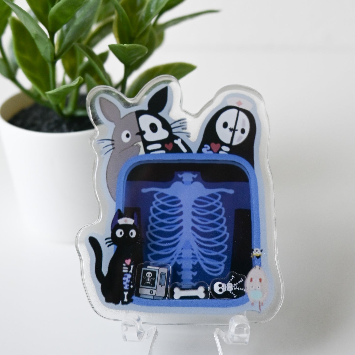 RADIOLOGY STUDIO GHIBLI THEMED ACRYLIC SHAKER BADGE REEL