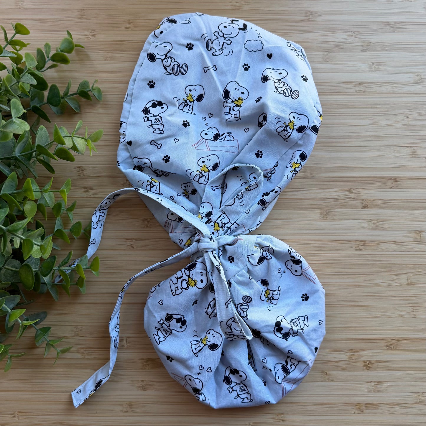 SNOOPY GRAY THEMED SATIN LINED PONYTAIL SCRUB CAP