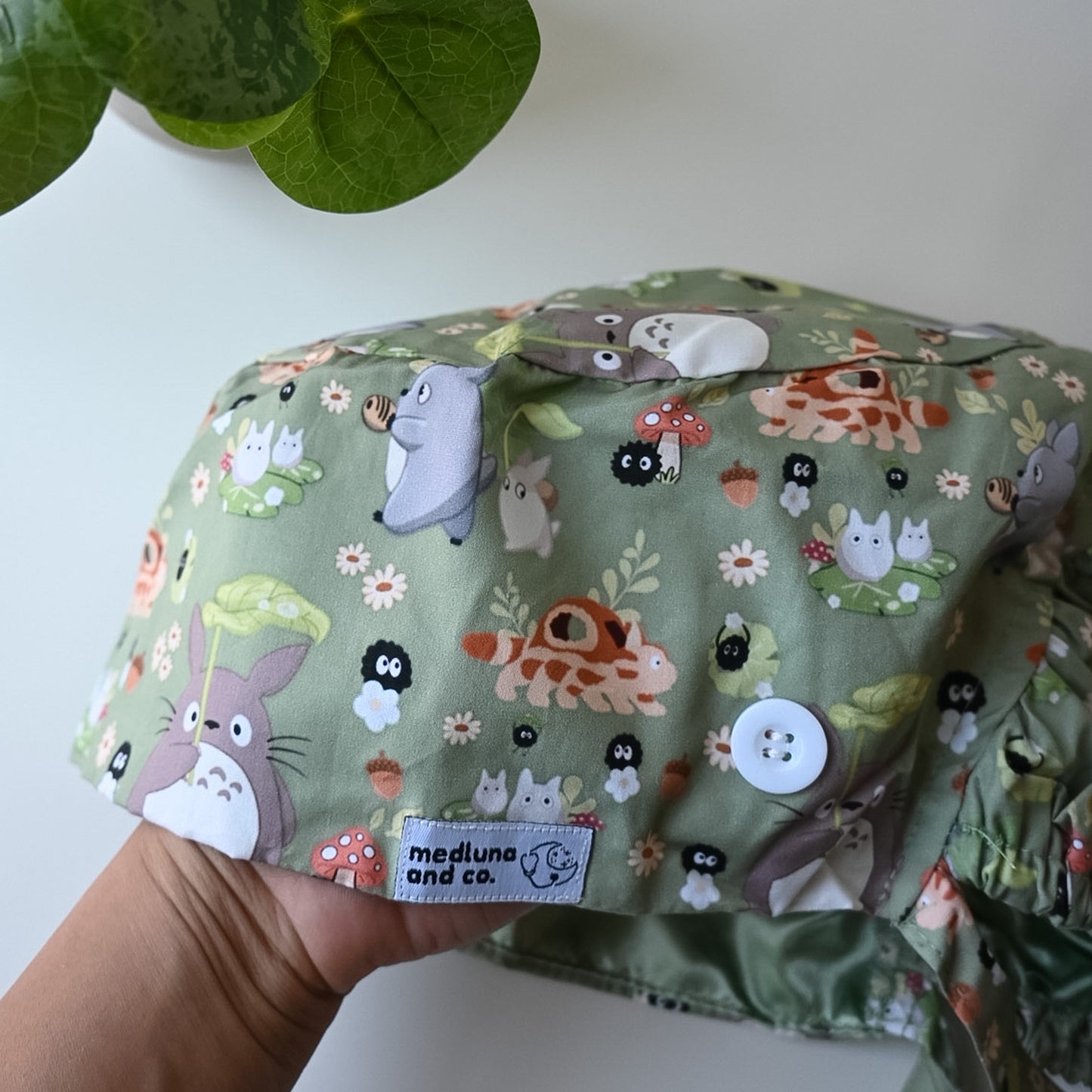 MY NEIGHBOR TOTORO - GREEN TOTORO WITH FRIENDS SATIN LINED PONYTAIL SCRUB CAP